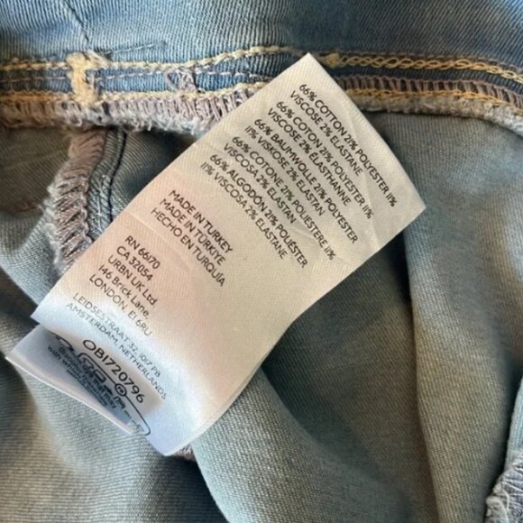 We The Free Light Blue In My Feelings Mid Rise Crop Boot Light Wash Size Small - Picture 4 of 7